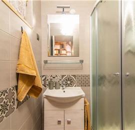 3 bedroom villa with pool near Pula, sleeps 6